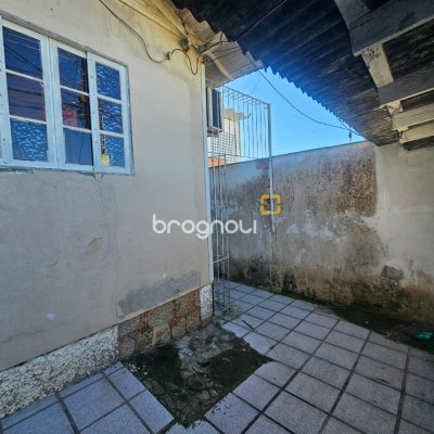 Casa com 149m², 4 quartos, 3 garagens, no bairro Barreiros em São José