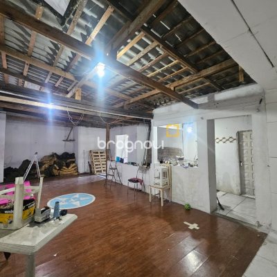Casa com 149m², 4 quartos, 3 garagens, no bairro Barreiros em São José