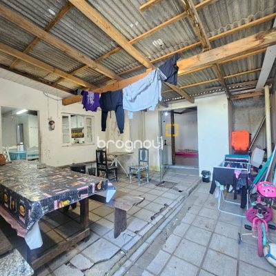 Casa com 149m², 4 quartos, 3 garagens, no bairro Barreiros em São José