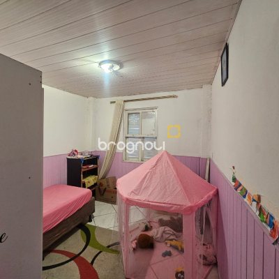 Casa com 149m², 4 quartos, 3 garagens, no bairro Barreiros em São José