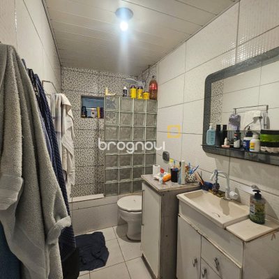 Casa com 149m², 4 quartos, 3 garagens, no bairro Barreiros em São José