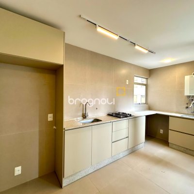 Apartamento com 60m², 2 quartos, 1 garagem, no bairro Centro em Florianópolis