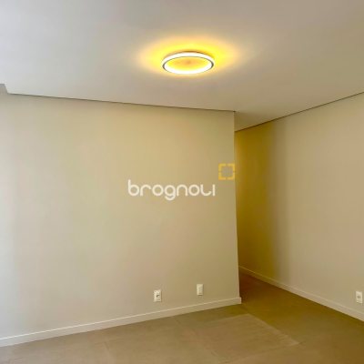 Apartamento com 60m², 2 quartos, 1 garagem, no bairro Centro em Florianópolis