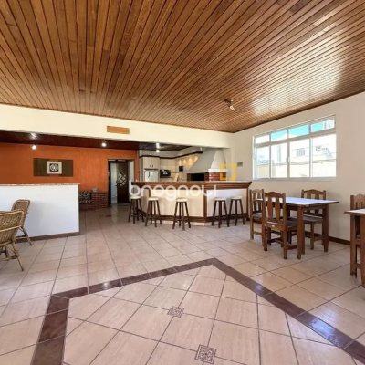 Apartamento com 60m², 2 quartos, 1 garagem, no bairro Centro em Florianópolis