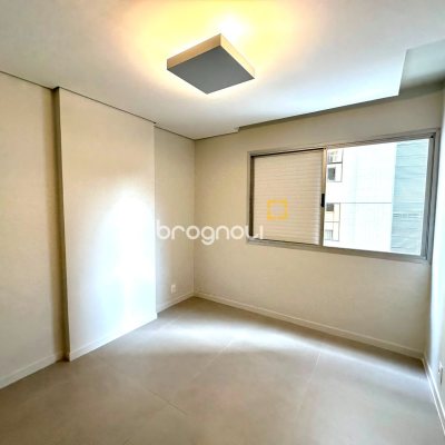Apartamento com 60m², 2 quartos, 1 garagem, no bairro Centro em Florianópolis