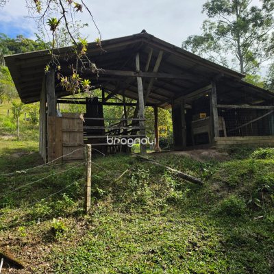 Sítio com 80m², 1 quarto (sendo 1 suíte), 1 garagem, no bairro Ribeirão da Ilha em Florianópolis