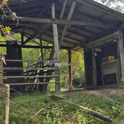 Sítio com 80m², 1 quarto (sendo 1 suíte), 1 garagem, no bairro Ribeirão da Ilha em Florianópolis