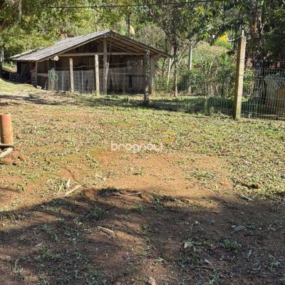 Sítio com 80m², 1 quarto (sendo 1 suíte), 1 garagem, no bairro Ribeirão da Ilha em Florianópolis