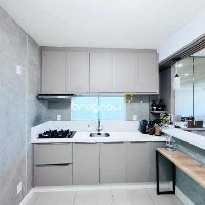 Casa com 158m², 4 quartos (sendo 1 suíte), 3 garagens, no bairro Campeche em Florianópolis