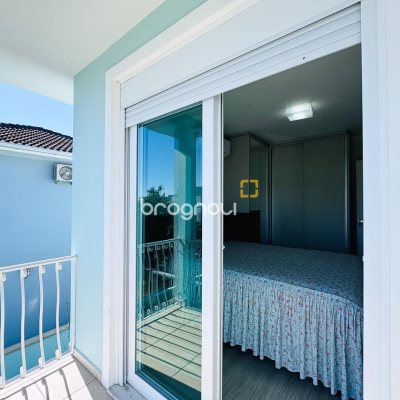 Casa com 158m², 4 quartos (sendo 1 suíte), 3 garagens, no bairro Campeche em Florianópolis