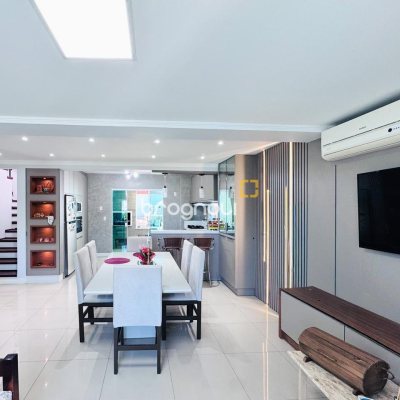 Casa com 158m², 4 quartos (sendo 1 suíte), 3 garagens, no bairro Campeche em Florianópolis