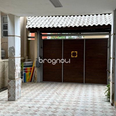 Casa com 90m², 4 quartos (sendo 1 suíte), 2 garagens, no bairro Ingleses do Rio Vermelho em Florianópolis