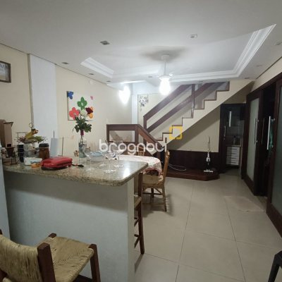 Casa com 90m², 4 quartos (sendo 1 suíte), 2 garagens, no bairro Ingleses do Rio Vermelho em Florianópolis