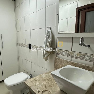 Casa com 90m², 4 quartos (sendo 1 suíte), 2 garagens, no bairro Ingleses do Rio Vermelho em Florianópolis