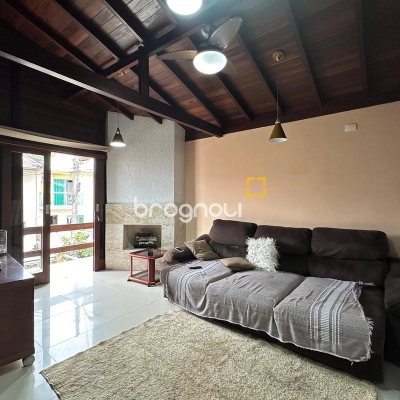 Casa com 90m², 4 quartos (sendo 1 suíte), 2 garagens, no bairro Ingleses do Rio Vermelho em Florianópolis