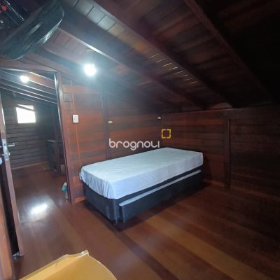 Casa com 90m², 4 quartos (sendo 1 suíte), 2 garagens, no bairro Ingleses do Rio Vermelho em Florianópolis