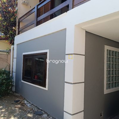 Casa com 90m², 4 quartos (sendo 1 suíte), 2 garagens, no bairro São João do Rio Vermelho em Florianópolis