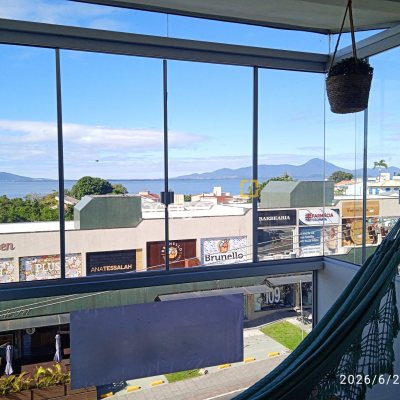 Apartamento com 97m², 3 quartos (sendo 1 suíte), 1 garagem, no bairro Coqueiros em Florianópolis