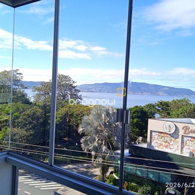 Apartamento com 97m², 3 quartos (sendo 1 suíte), 1 garagem, no bairro Coqueiros em Florianópolis