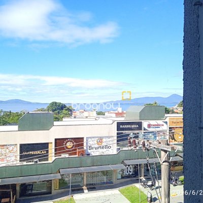 Apartamento com 97m², 3 quartos (sendo 1 suíte), 1 garagem, no bairro Coqueiros em Florianópolis