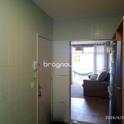 Apartamento com 97m², 3 quartos (sendo 1 suíte), 1 garagem, no bairro Coqueiros em Florianópolis