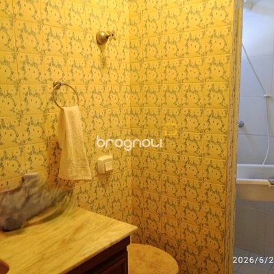 Apartamento com 97m², 3 quartos (sendo 1 suíte), 1 garagem, no bairro Coqueiros em Florianópolis