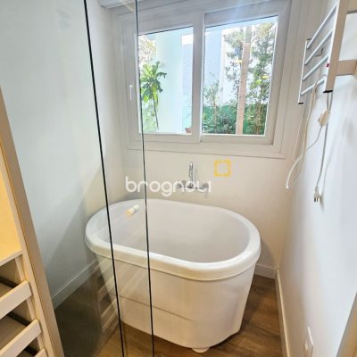 Apartamento com 99m², 2 quartos (sendo 1 suíte), 1 garagem, no bairro Campeche em Florianópolis