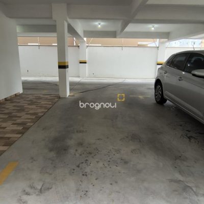 Apartamento com 76m², 2 quartos (sendo 1 suíte), 1 garagem, no bairro Areias em São José