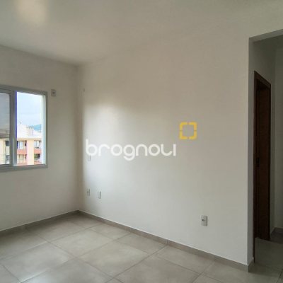 Apartamento com 76m², 2 quartos (sendo 1 suíte), 1 garagem, no bairro Areias em São José