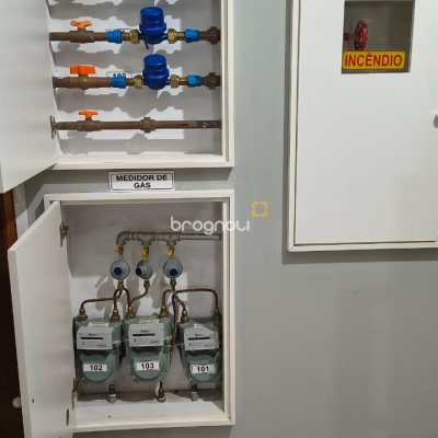 Apartamento com 76m², 2 quartos (sendo 1 suíte), 1 garagem, no bairro Areias em São José