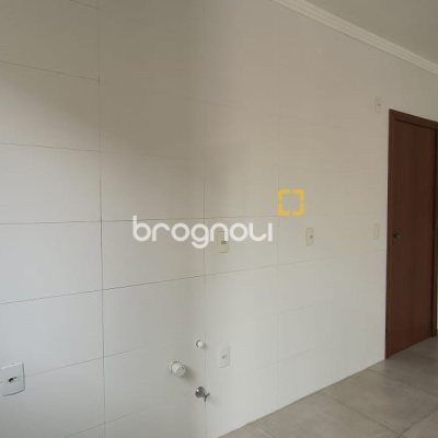 Apartamento com 76m², 2 quartos (sendo 1 suíte), 1 garagem, no bairro Areias em São José