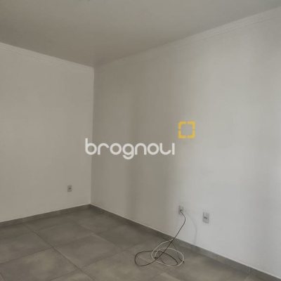 Apartamento com 76m², 2 quartos (sendo 1 suíte), 1 garagem, no bairro Areias em São José