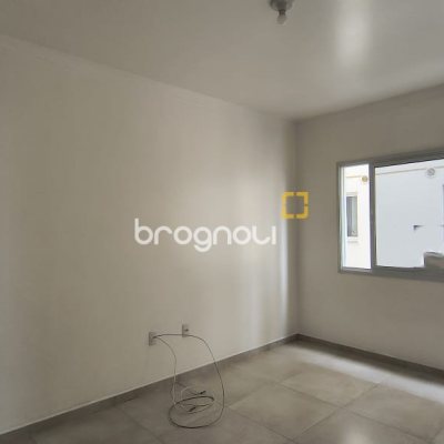 Apartamento com 76m², 2 quartos (sendo 1 suíte), 1 garagem, no bairro Areias em São José