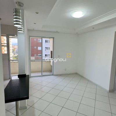Apartamento com 66m², 2 quartos (sendo 1 suíte), 1 garagem, no bairro Barreiros em São José