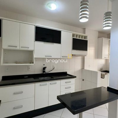 Apartamento com 66m², 2 quartos (sendo 1 suíte), 1 garagem, no bairro Barreiros em São José