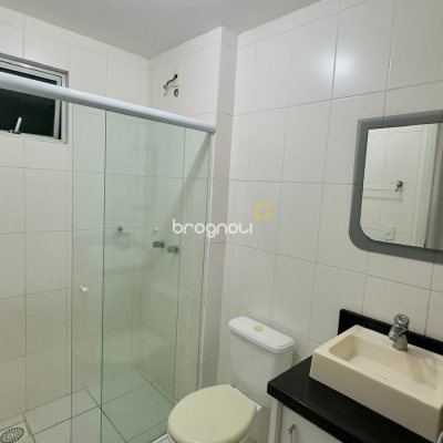 Apartamento com 66m², 2 quartos (sendo 1 suíte), 1 garagem, no bairro Barreiros em São José