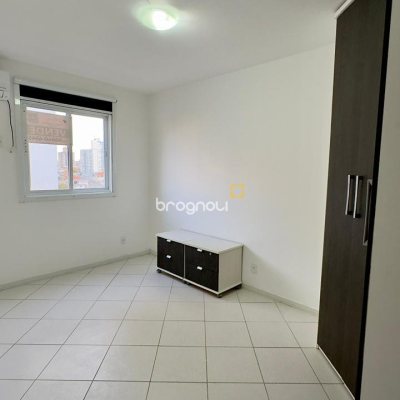 Apartamento com 66m², 2 quartos (sendo 1 suíte), 1 garagem, no bairro Barreiros em São José