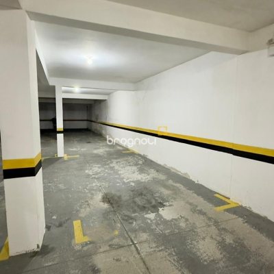 Apartamento com 66m², 2 quartos (sendo 1 suíte), 1 garagem, no bairro Barreiros em São José