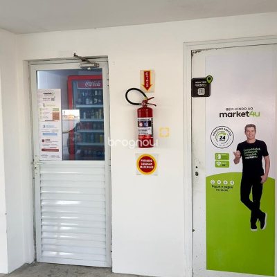 Apartamento com 66m², 2 quartos (sendo 1 suíte), 1 garagem, no bairro Barreiros em São José