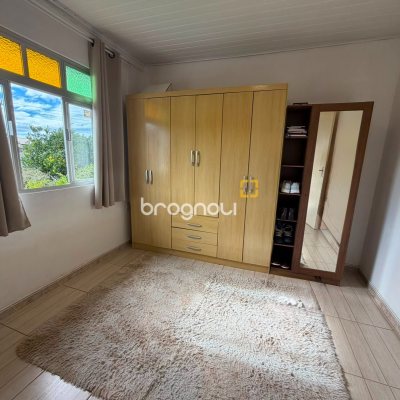 Casa com 144m², 4 quartos (sendo 1 suíte), 7 garagens, no bairro Rio Tavares em Florianópolis