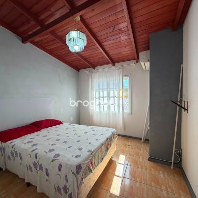 Casa com 144m², 4 quartos (sendo 1 suíte), 7 garagens, no bairro Rio Tavares em Florianópolis