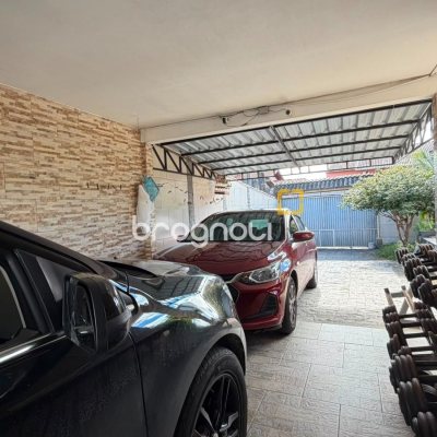 Casa com 144m², 4 quartos (sendo 1 suíte), 7 garagens, no bairro Rio Tavares em Florianópolis