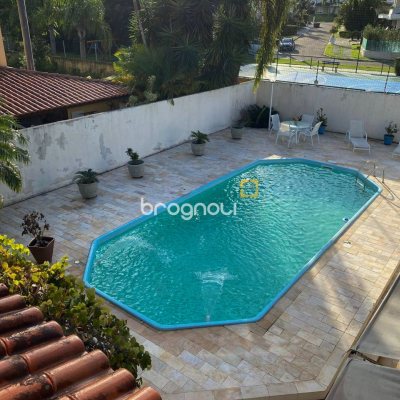Casa com 454m², 5 quartos (sendo 4 suítes), 2 garagens, no bairro Saco Grande em Florianópolis