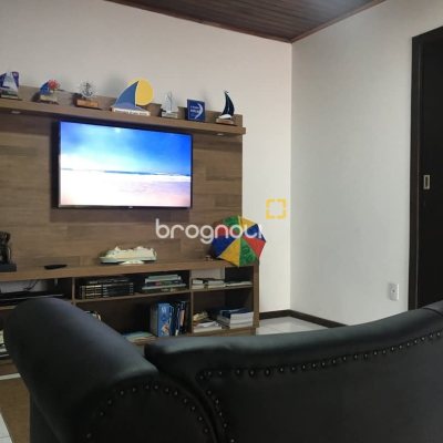 Hotel com 372m², 6 quartos, 3 garagens, no bairro São João do Rio Vermelho em Florianópolis