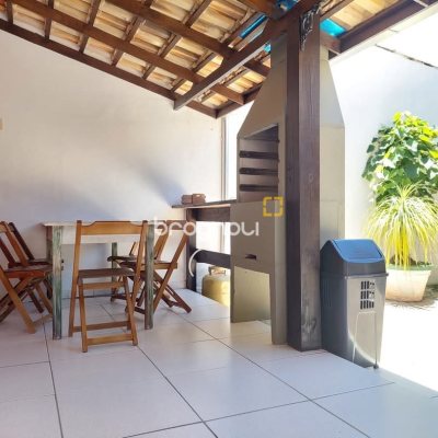 Hotel com 372m², 6 quartos, 3 garagens, no bairro São João do Rio Vermelho em Florianópolis