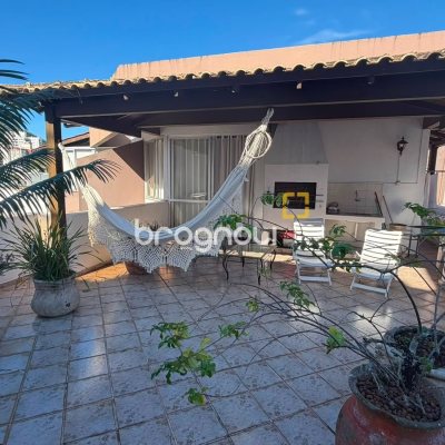 Cobertura com 151m², 3 quartos (sendo 1 suíte), 1 garagem, no bairro Itacorubi em Florianópolis