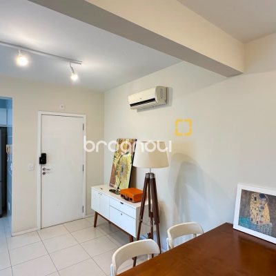 Apartamento com 69m², 2 quartos (sendo 1 suíte), 1 garagem, no bairro Trindade em Florianópolis