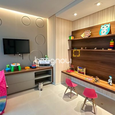 Apartamento com 69m², 2 quartos (sendo 1 suíte), 1 garagem, no bairro Trindade em Florianópolis