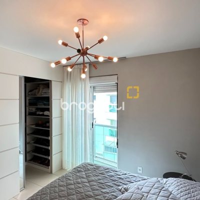 Apartamento com 69m², 2 quartos (sendo 1 suíte), 1 garagem, no bairro Trindade em Florianópolis