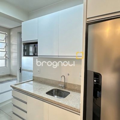 Apartamento com 69m², 2 quartos (sendo 1 suíte), 1 garagem, no bairro Trindade em Florianópolis
